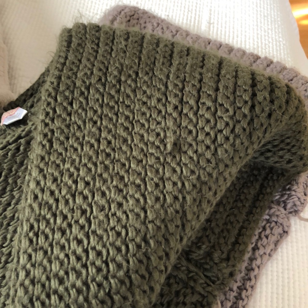 Echo Chunky Knit Infinity Ring Scarf - image 5